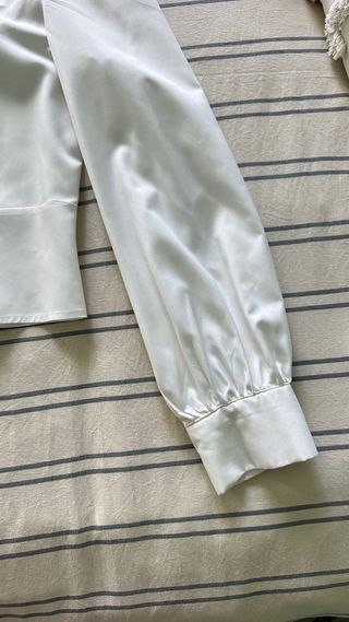 Blusa blanca con botones