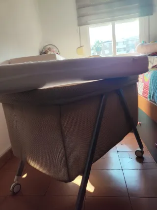 Minicuna con ruedas y colchón