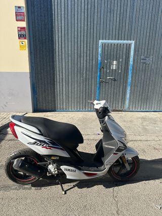 Yamaha Jog RR Blanca