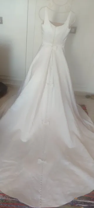 Vestido de Novia con cola St Patrick Blanco mod758