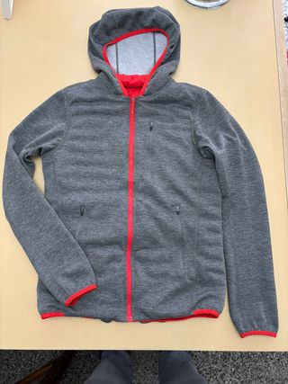 Chaqueta The North Face plumas y sudadera