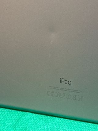 In vendita iPad Pro 12.9» di prima generazione — 128 GB (A1652)
