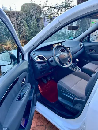 Renault Scenic 2012