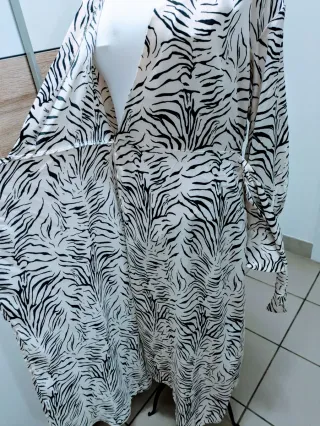 Abito Portafoglio Stradivarius Zebra virale su Tik