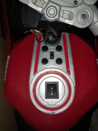 Moto Eléctrica Ducati 12V