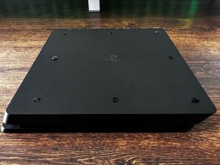 PlayStation 4 - 1 TERABYTE versión 10.0 impecable