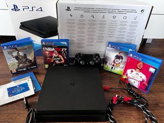 PlayStation 4 - 1 TERABYTE versión 10.0 impecable