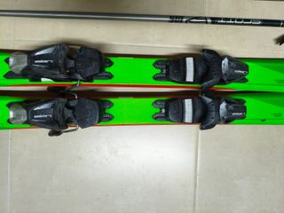 Conjunto esquí y palos niño