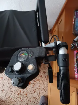 Silla ruedas con motor asistencia para acompañante