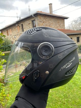 Casco Astone Negro con Visera Transparente