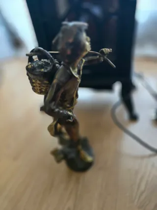 Figura bronce vendimiador