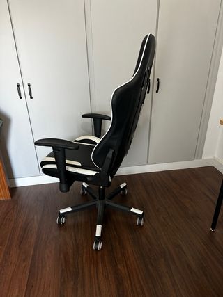 Silla Gaming Negra y Blanca