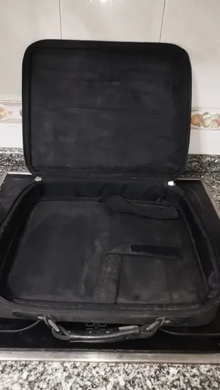 Funda portátil negra