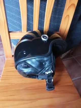 Casco de moto negro