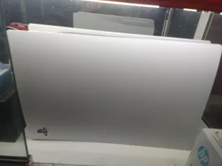 PS5 Slim con disco, sin mandos - 369€