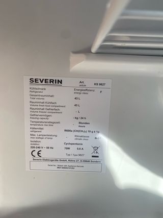 Mini nevera Severin blanca