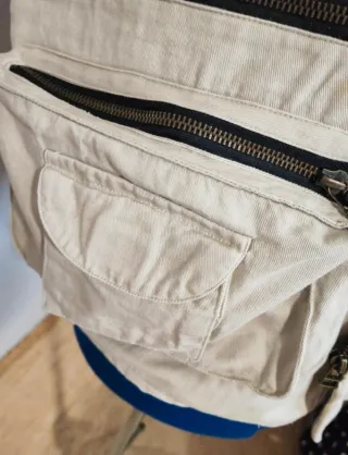 Chaleco y sombrero colonial beige