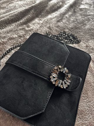 Bolso negro cadena cierre joya