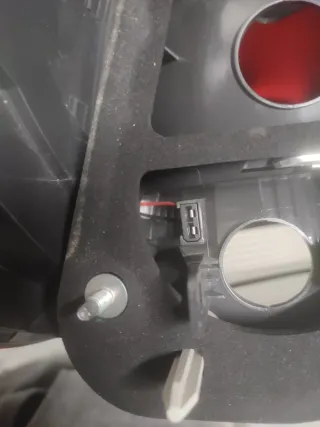 Piloto trasero derecho X1