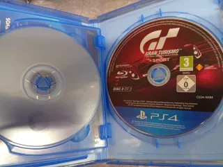 PS4 Slim 500GB Negra + FIFA 21 + 8 juegos