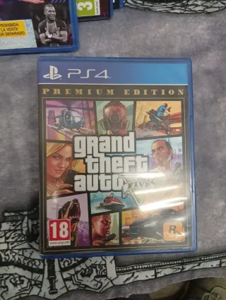 PS4 Slim 500GB Negra + FIFA 21 + 8 juegos