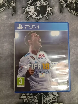 PS4 Slim 500GB Negra + FIFA 21 + 8 juegos