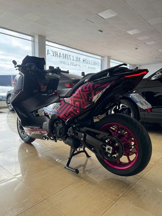 Yamaha TMAX 2023 - Edición Especial