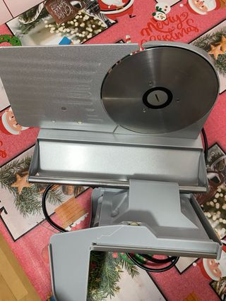 Cortadora de alimentos plateada