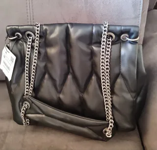 Bolso acolchado negro Zara