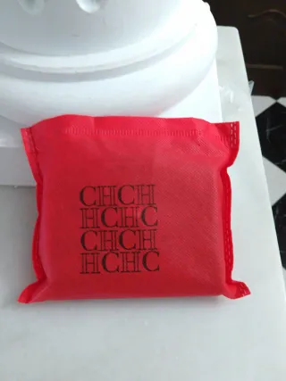 Billetera Carolina Herrera CH monograma