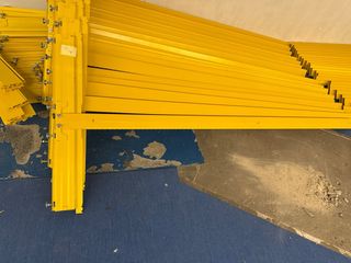 Estantería metálica para tienda