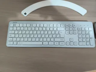 PC HP con Pantalla, Teclado y Ratón