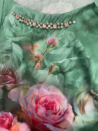 Blusa de seda con estampado floral