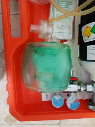 Maletín de primeros auxilios naranja