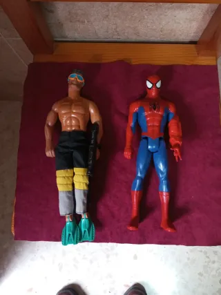 Muñeco Action Man buceador y Spiderman