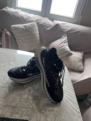 Zapatillas New Balance Running Negras y Blancas