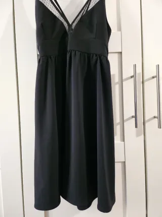 Abito Imperial nero con dettagli in tulle