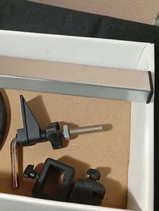 Tornillo orientable para modelismo