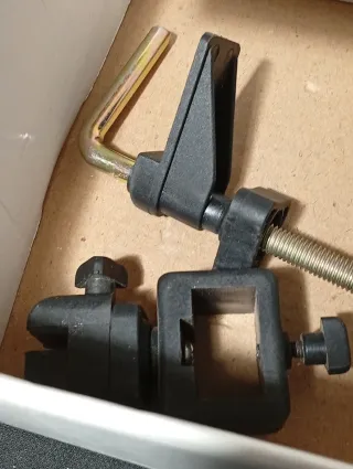 Tornillo orientable para modelismo