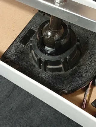 Tornillo orientable para modelismo