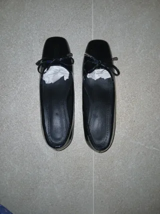 Manoletinas negras brillantes sin estrenar