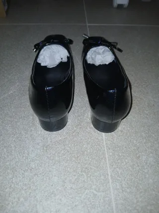 Manoletinas negras brillantes sin estrenar