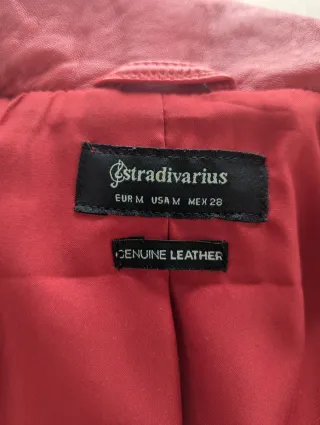 Chaqueta cuero Stradivarius roja