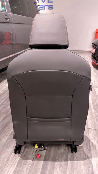 Asientos delanteros SEAT Leon FR 2024