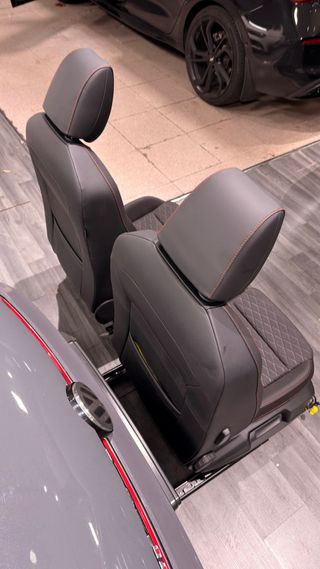 Asientos delanteros SEAT Leon FR 2024