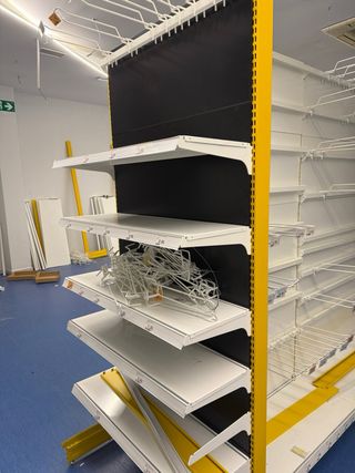 Estanterías metálicas para tienda