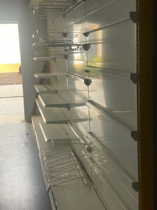 Estanterías metálicas para tienda