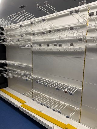 Estanterías metálicas para tienda