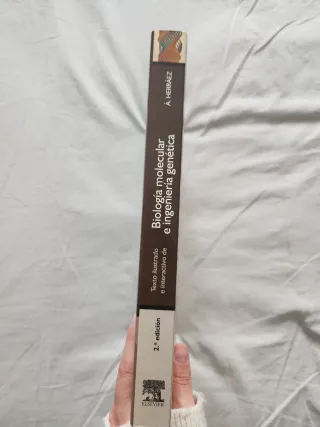 Texto ilustrado e interactivo de biología molec...