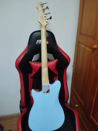 Bajo Eléctrico Escala Corta.